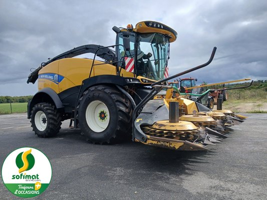 Ensileuse automotrice New Holland FR550