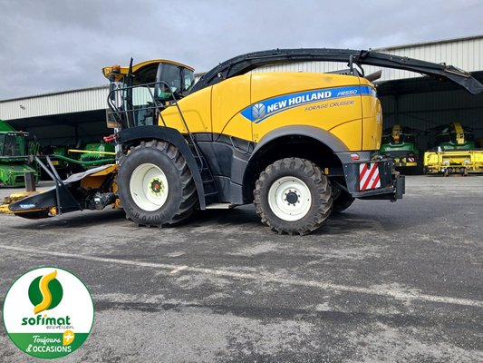 Ensileuse automotrice New Holland FR550