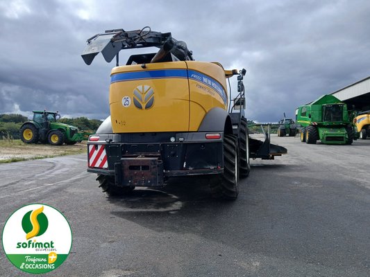 Ensileuse automotrice New Holland FR550