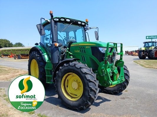 Tracteur agricole John Deere 6110R