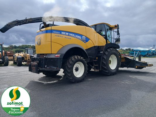 Ensileuse automotrice New Holland FR550