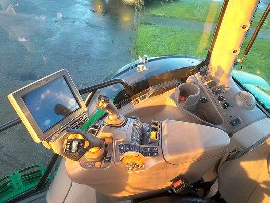 Tracteur agricole John Deere 6R175