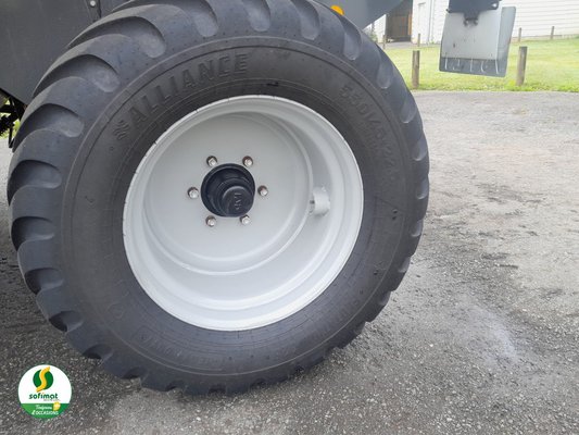 Presse à balles rondes Massey Ferguson 4160V