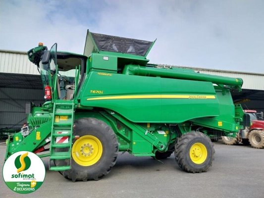 Moissonneuse batteuse John Deere T670