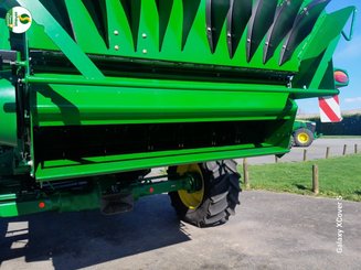 Moissonneuse batteuse John Deere T660HM - 10