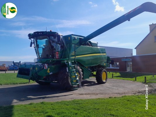 Moissonneuse batteuse John Deere T660HM