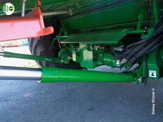 Moissonneuse batteuse John Deere T660HM - 8