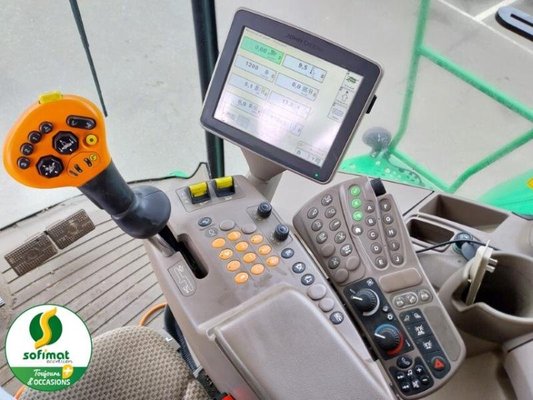 Moissonneuse batteuse John Deere T670