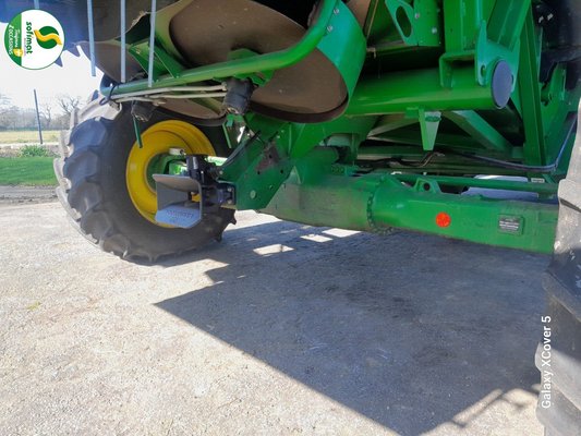 Moissonneuse batteuse John Deere T660HM