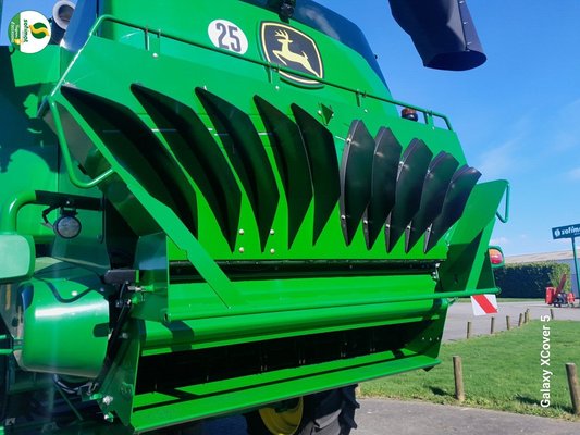Moissonneuse batteuse John Deere T660HM
