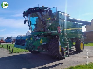 Moissonneuse batteuse John Deere T660HM - 1