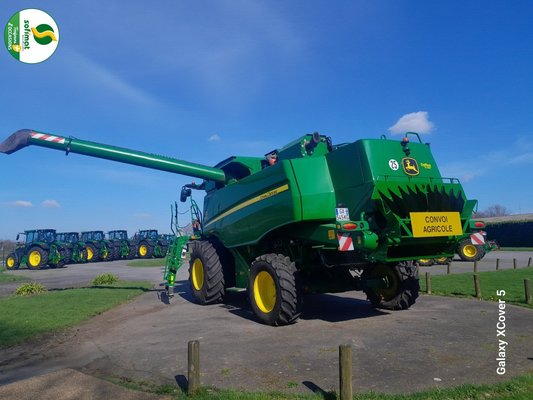 Moissonneuse batteuse John Deere T660HM