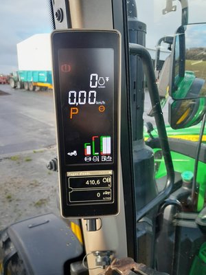 Tracteur agricole John Deere 6120M