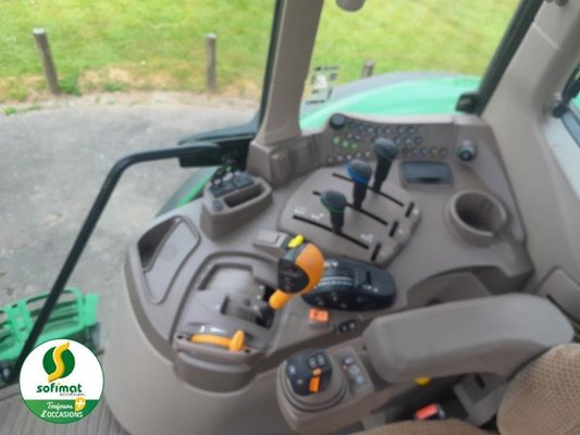 Tracteur agricole John Deere 6195M