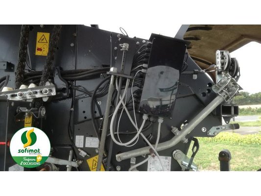 Presse à balles rondes Massey Ferguson 520V