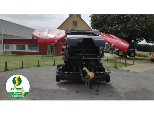 Presse à balles rondes Massey Ferguson 520V