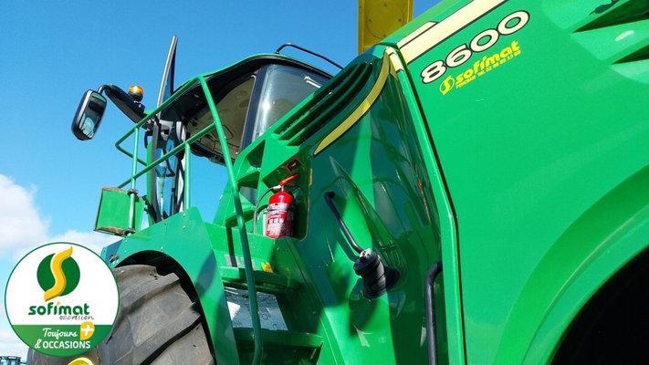 Ensileuse automotrice John Deere 8600