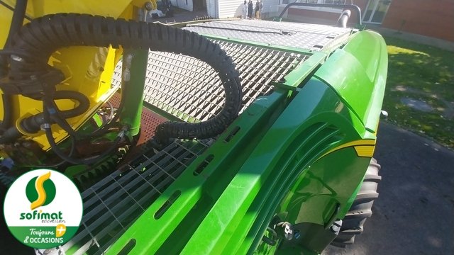 Ensileuse automotrice John Deere 8600