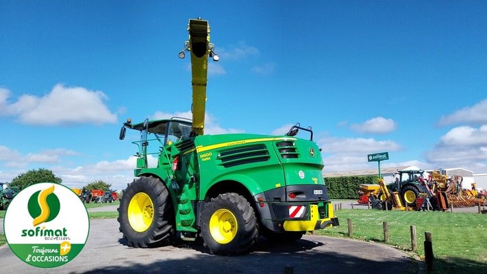 Ensileuse automotrice John Deere 8600