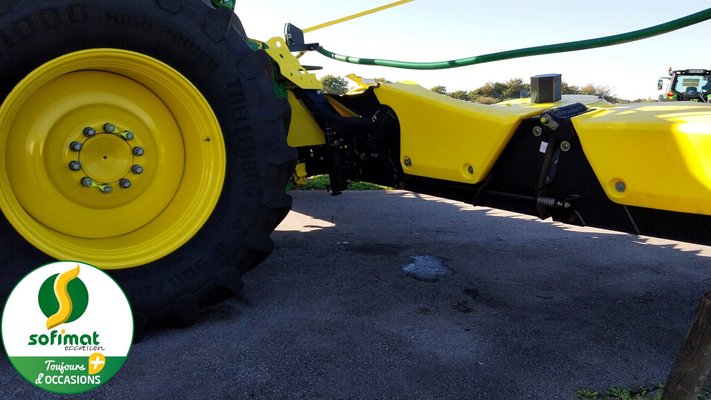 Ensileuse automotrice John Deere 9900