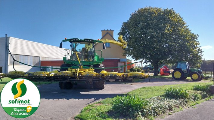 Ensileuse automotrice John Deere 9900