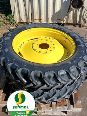 Tracteur agricole - PNEU