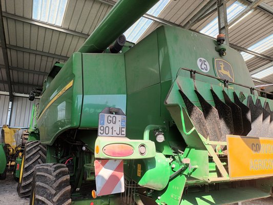 Moissonneuse batteuse John Deere T660HM