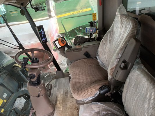 Moissonneuse batteuse John Deere T660HM