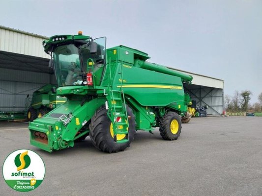 Moissonneuse batteuse - T670