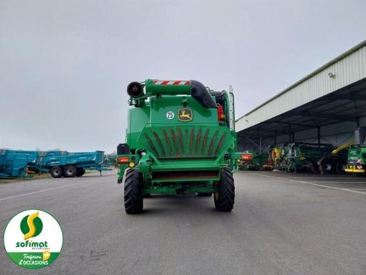 Moissonneuse batteuse John Deere T670