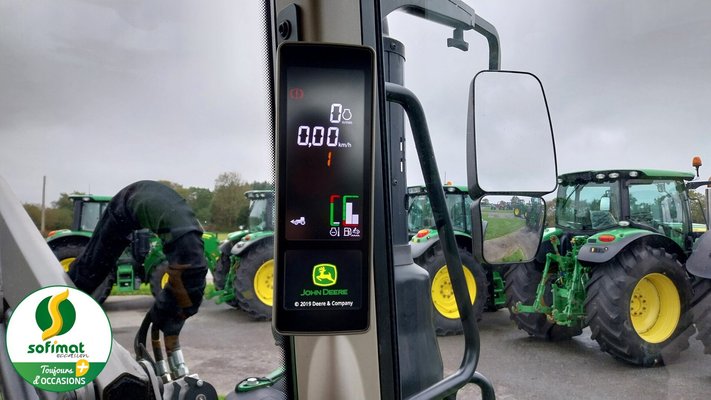 Tracteur agricole John Deere 6120M