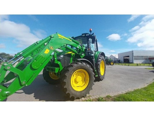 Tracteur agricole John Deere 6120M