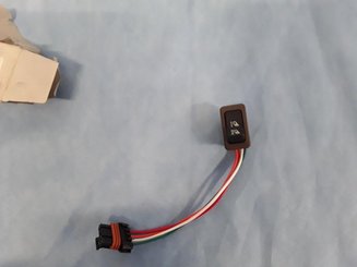 TRACTEUR - PIECES TECHNIQUE TRACTEUR - CONTACTEUR A BAS