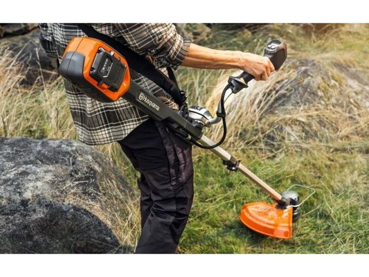 OUT. PORT. A BATTERI - DEBROUSSAILLEUSE BAT - DEBROUSSAILLEUSE BATT HUSQVARNA 220IR P.