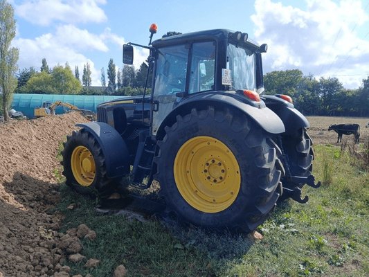 Tracteur agricole John Deere 6620