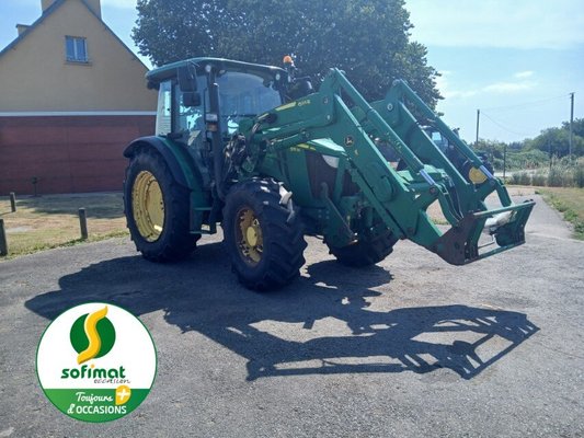 Tracteur agricole John Deere 5115M