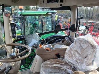 Tracteur agricole John Deere 6R215 - 1