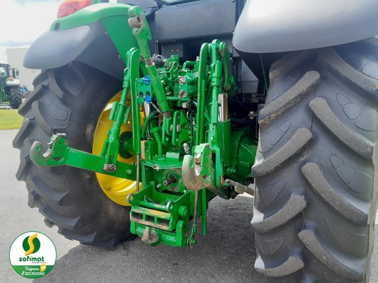Tracteur agricole John Deere 6530