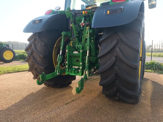 Tracteur agricole John Deere 6R155