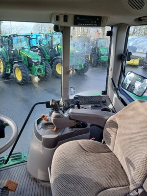 Tracteur agricole John Deere 6155M