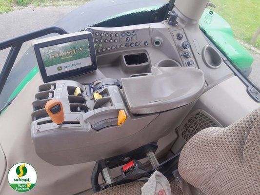 Tracteur agricole John Deere 6210R