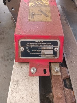 Unknown range 582 Perard SCIE AVANT  DROIT +KIT MONT SB000006