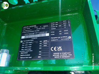Moissonneuse batteuse John Deere T660HM - 11