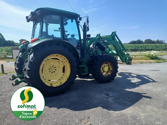 Tracteur agricole John Deere 5115M