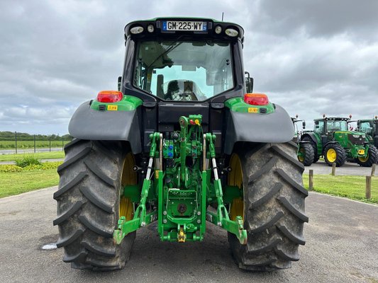 Tracteur agricole John Deere 6130M