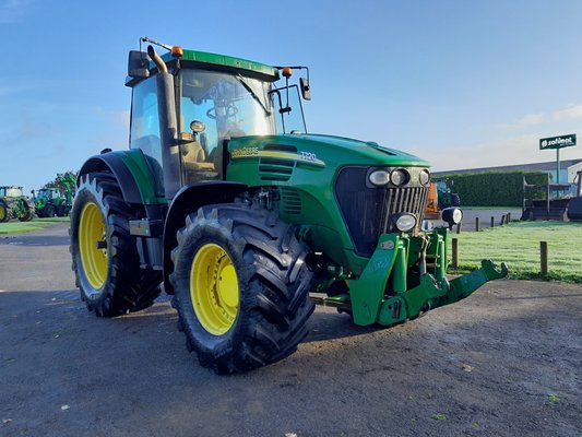 Tracteur agricole John Deere 7720