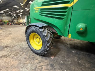 Ensileuse automotrice John Deere 7580 - 5