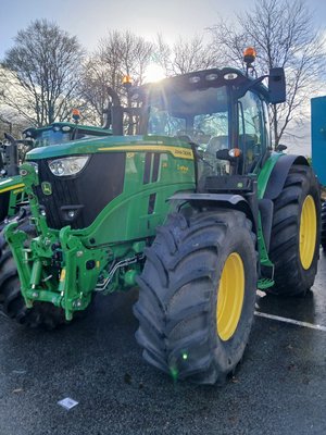 Tracteur agricole John Deere 6R215