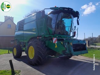 Moissonneuse batteuse John Deere T660HM - 1