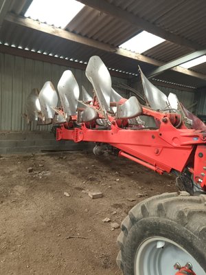 Charrue Kuhn Vari challenger 9